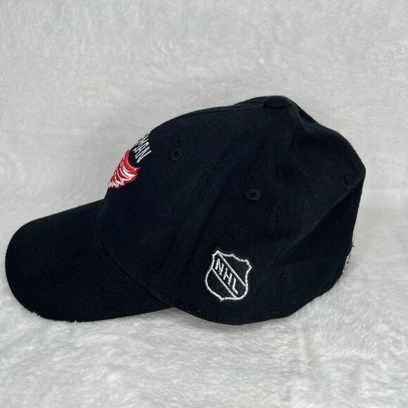 Vintage Yzerman Detroit Redwings 19 Cap CCM NHL Hockey One Size - Picture 5 of 9